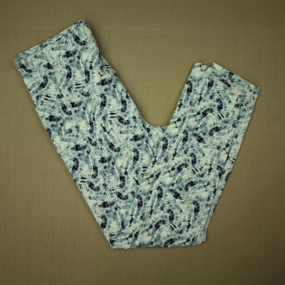Zyia Active Cropped Leggings Women's Size 6 / 8 Blue White Print Activewear - Picture 1 of 8